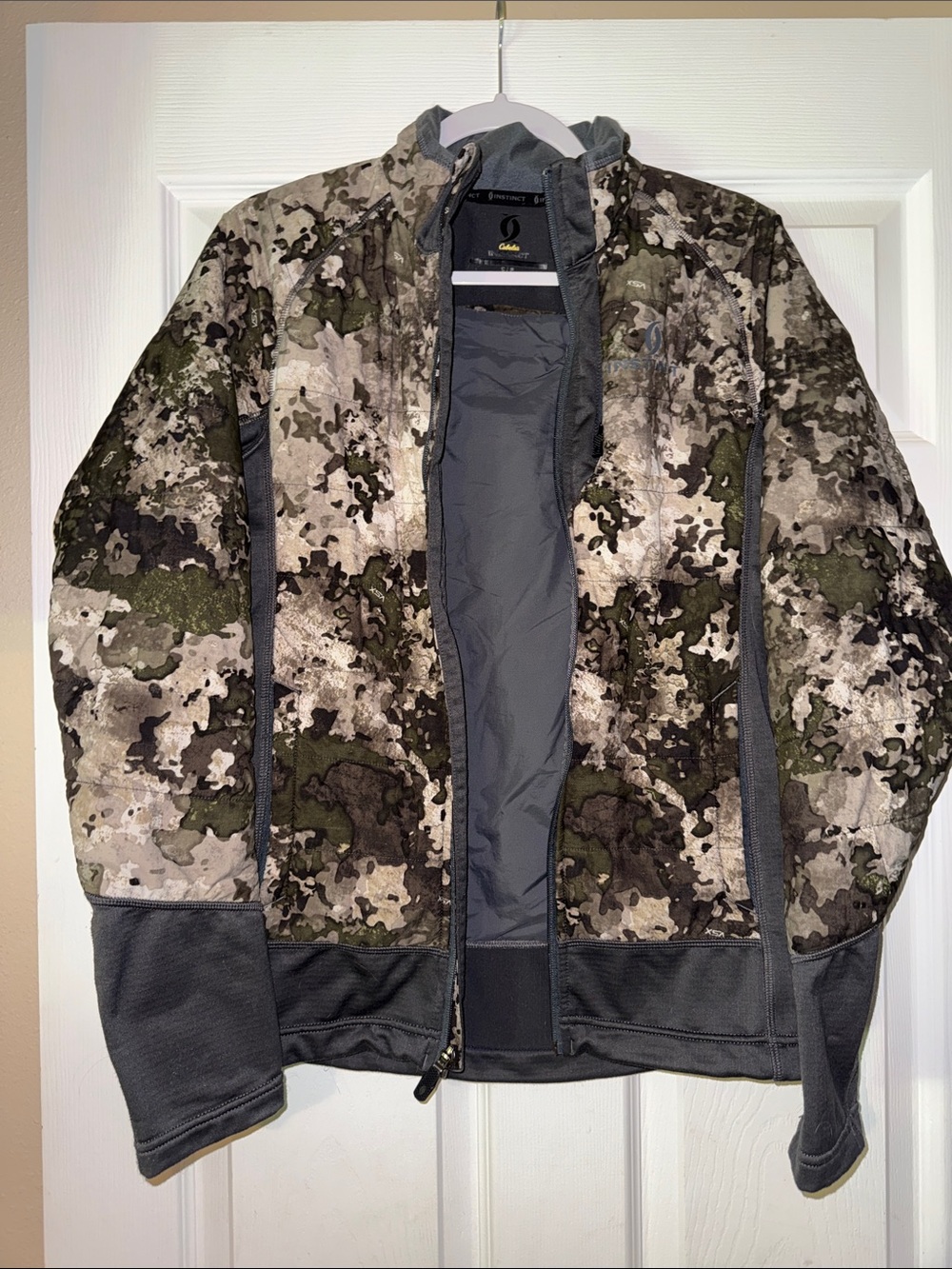 Cabelas Instinct Lightweight Camo Jacket